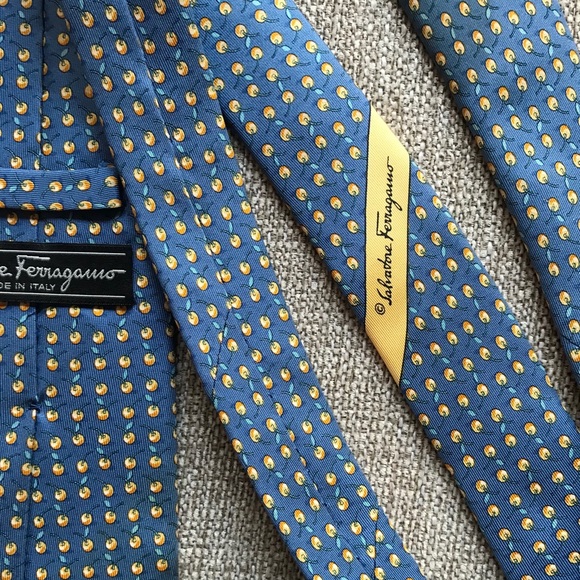 ⭐️Salvatore Ferragamo⭐️ Men’s Tie - Picture 4 of 4